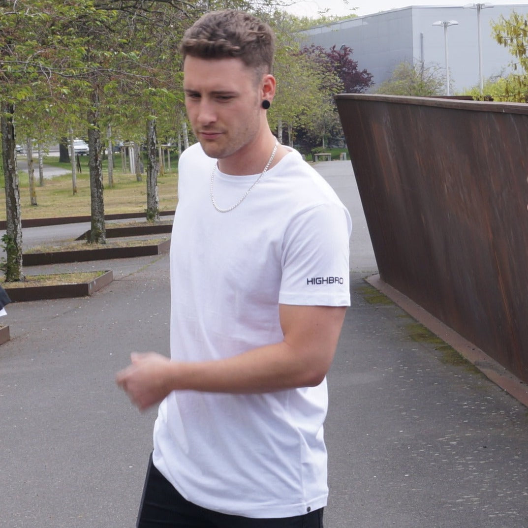 T-Shirt (weiß) in Überlänge mit Rückenprint - Tall