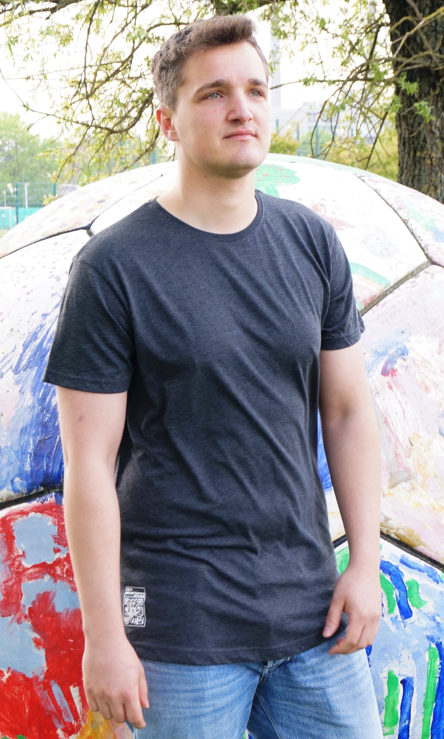 T-Shirt (Dunkelgrau/Anthrazit meliert) in Überlänge mit QR Code - Tall