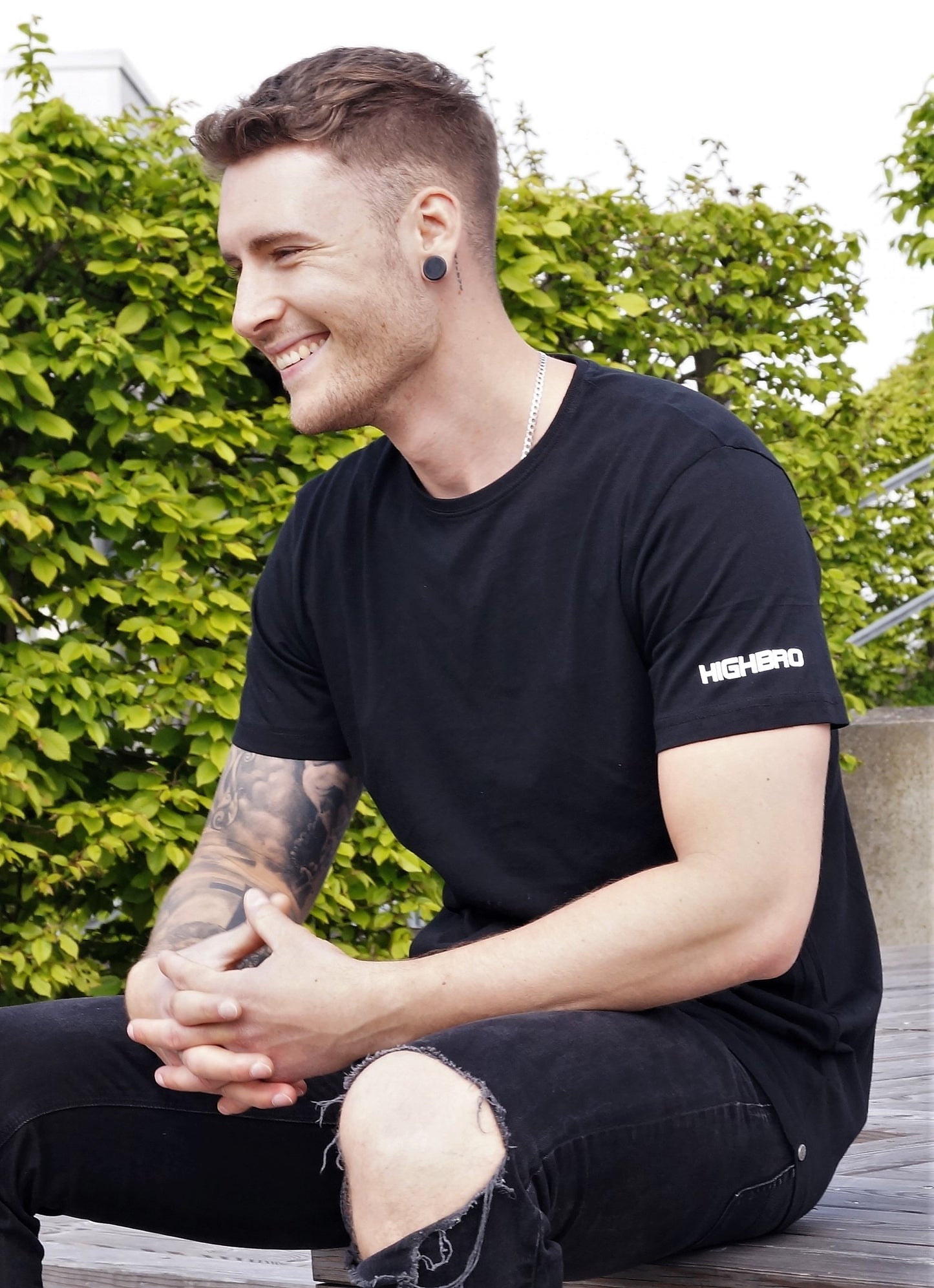 T-Shirt (schwarz) in Überlänge mit QR Code - Tall