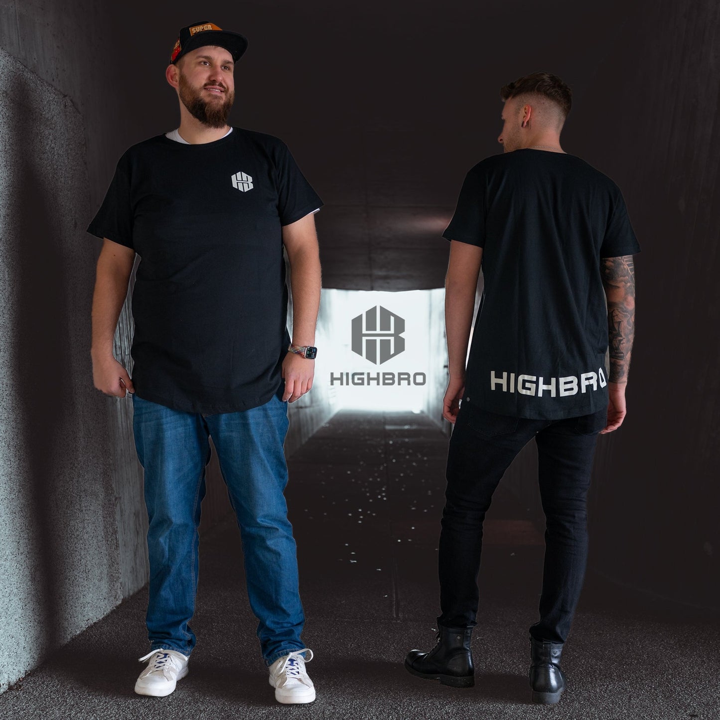 T-Shirt (Schwarz/Grau) in Überlänge - Tall