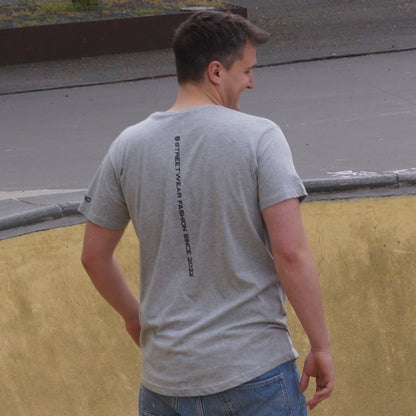 T-Shirt (Grau) in Überlänge mit Rückenprint - Tall