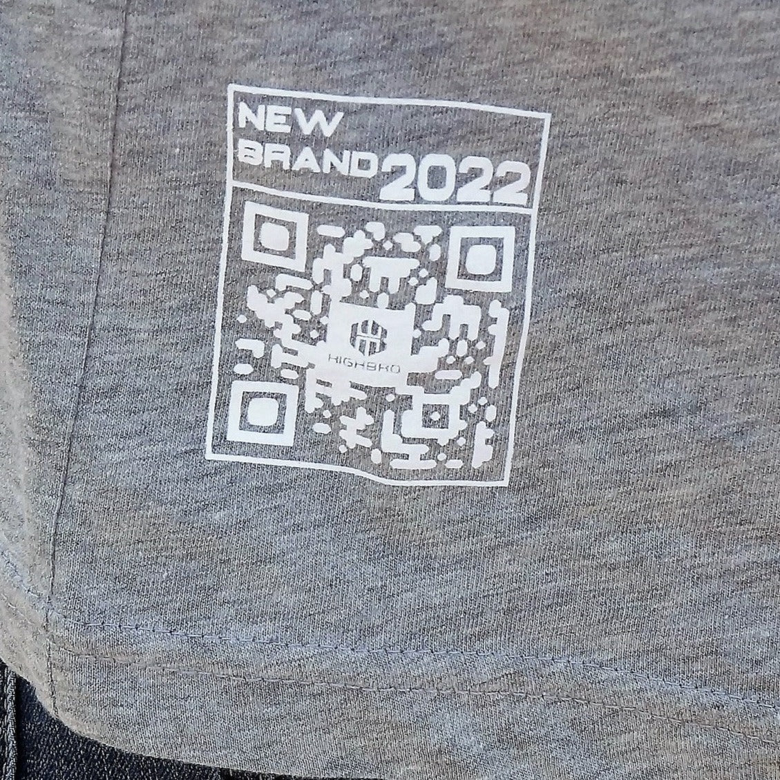 T-Shirt (Grau) in Überlänge mit QR Code - Tall (MT, LT, XLT, XXLT, 3XLT, 4XLT, 5XLT)