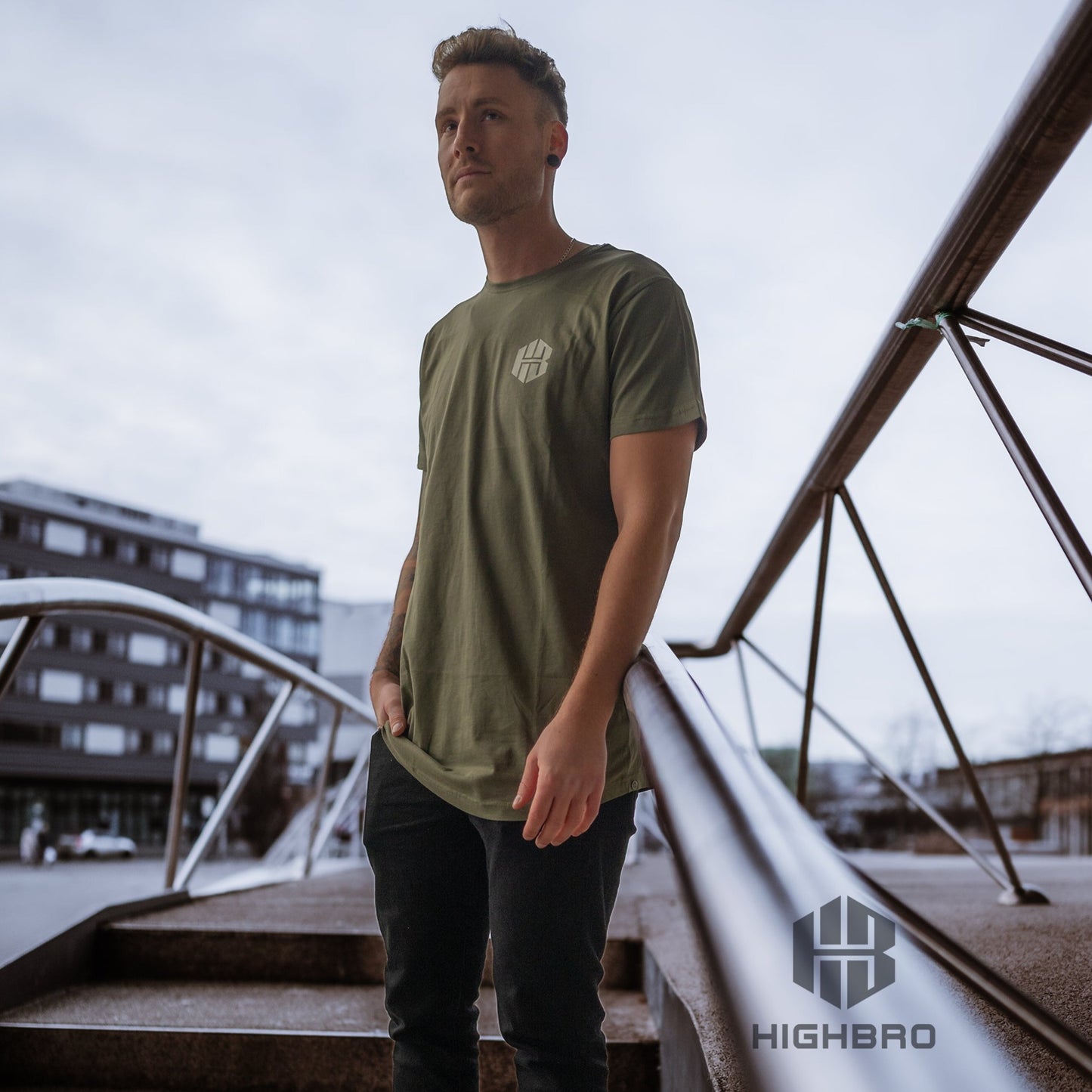 T-Shirt (Olive/Grau) in Überlänge - Tall